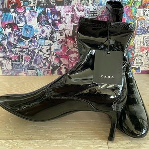 Pointed Toe Kitten Heel Boots